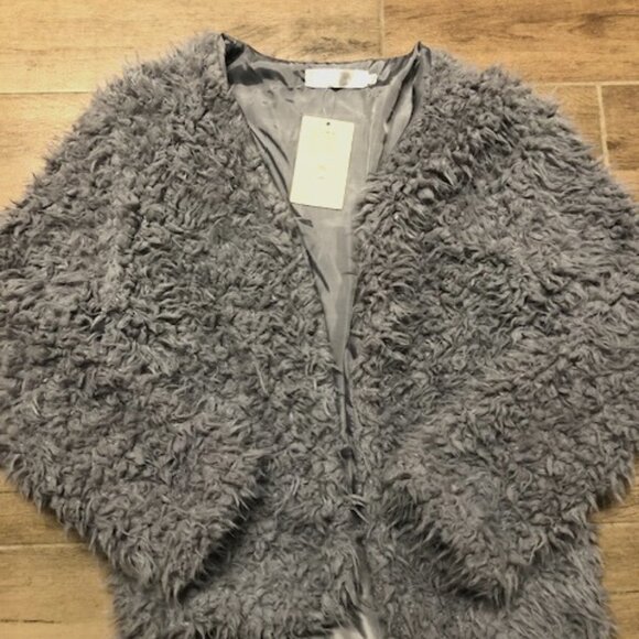 Gray Faux fur bolero jacket - Picture 1 of 3